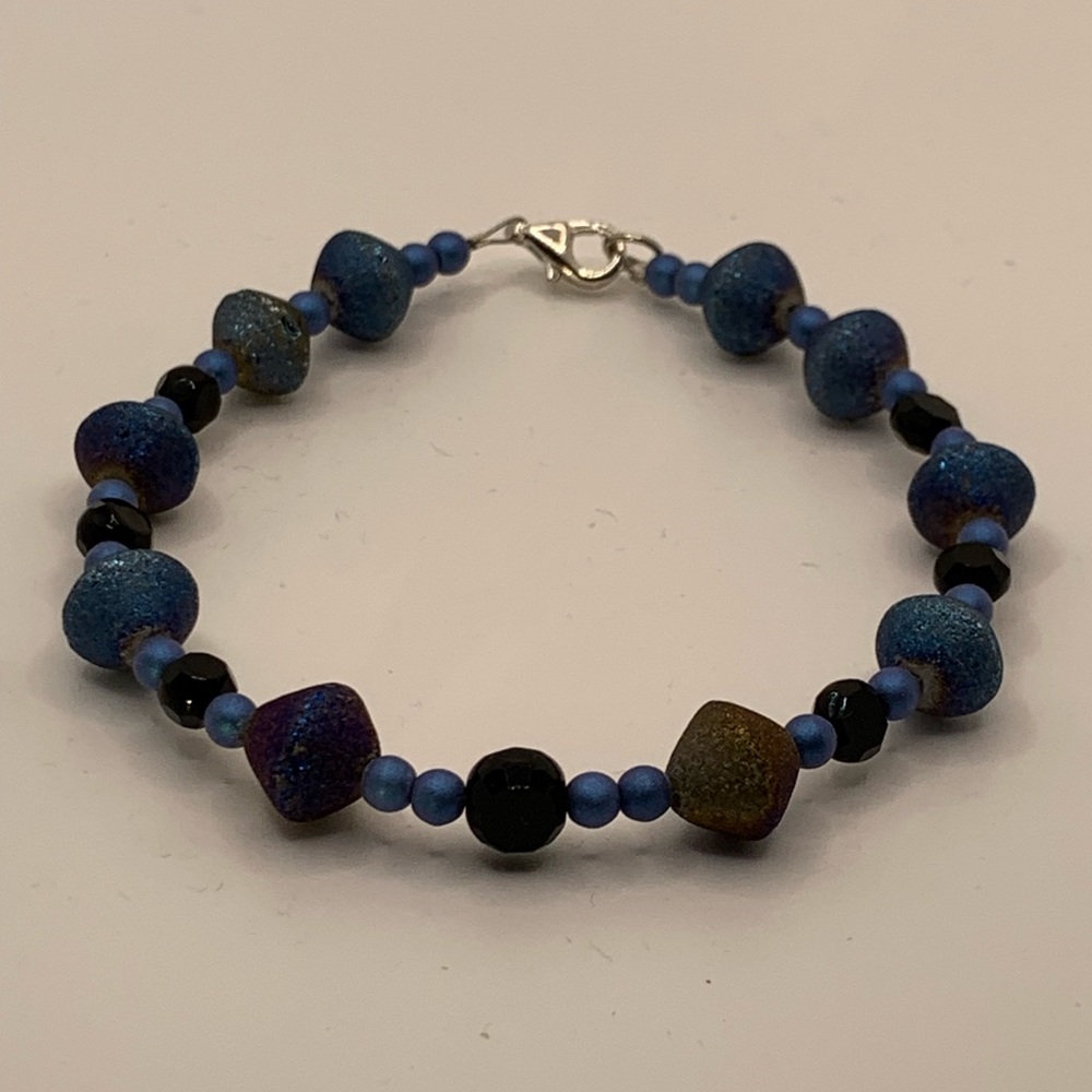 Karens Kreations HAND CRAFTED Womens Jewelry Bracelet 8 1/2 Inch Blue Sparkle
